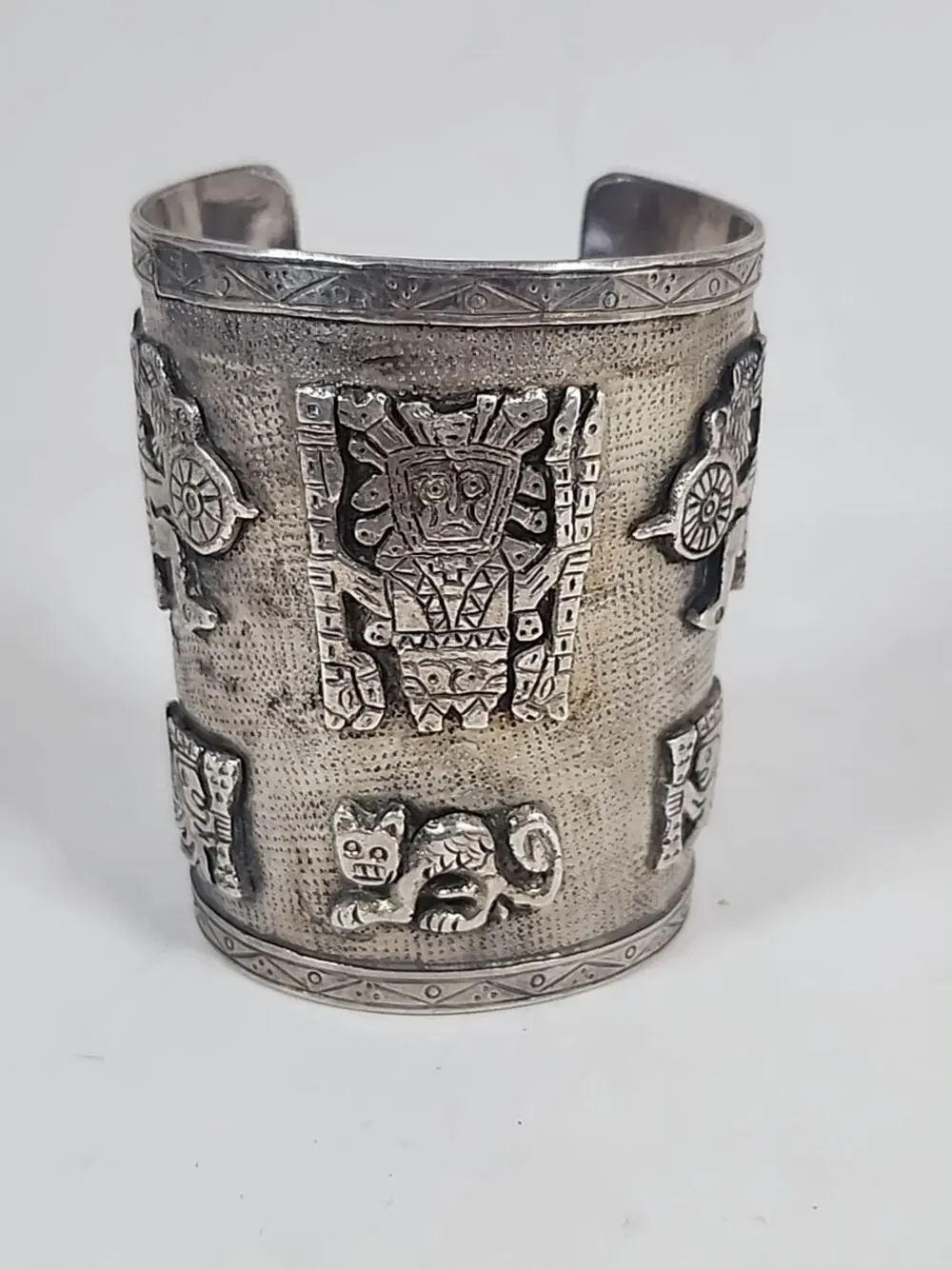 STERLING SILVER - VINTAGE RARE PIECE/ AZTEC MAYAN WARRIER ARMOR CUFF BRACELET